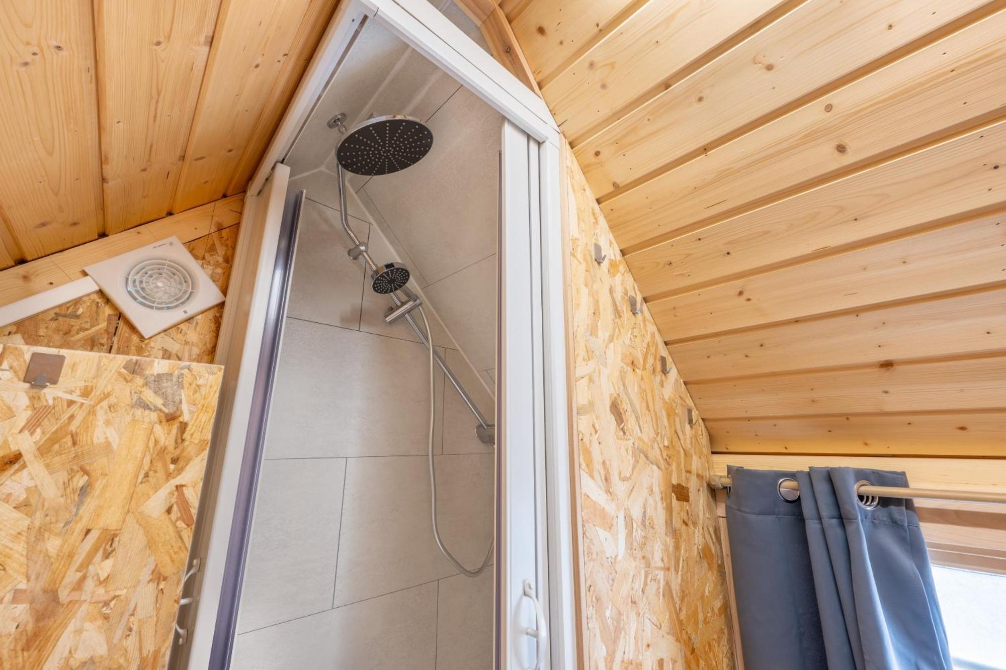 Logements Insolites A La Ferme - Yourte, Kota Ou Pod Farbus Номер фото