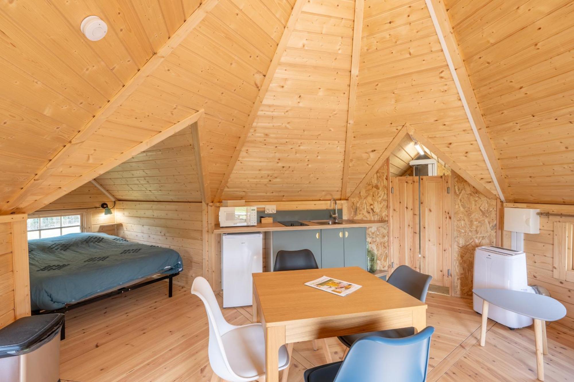 Logements Insolites A La Ferme - Yourte, Kota Ou Pod Farbus Номер фото