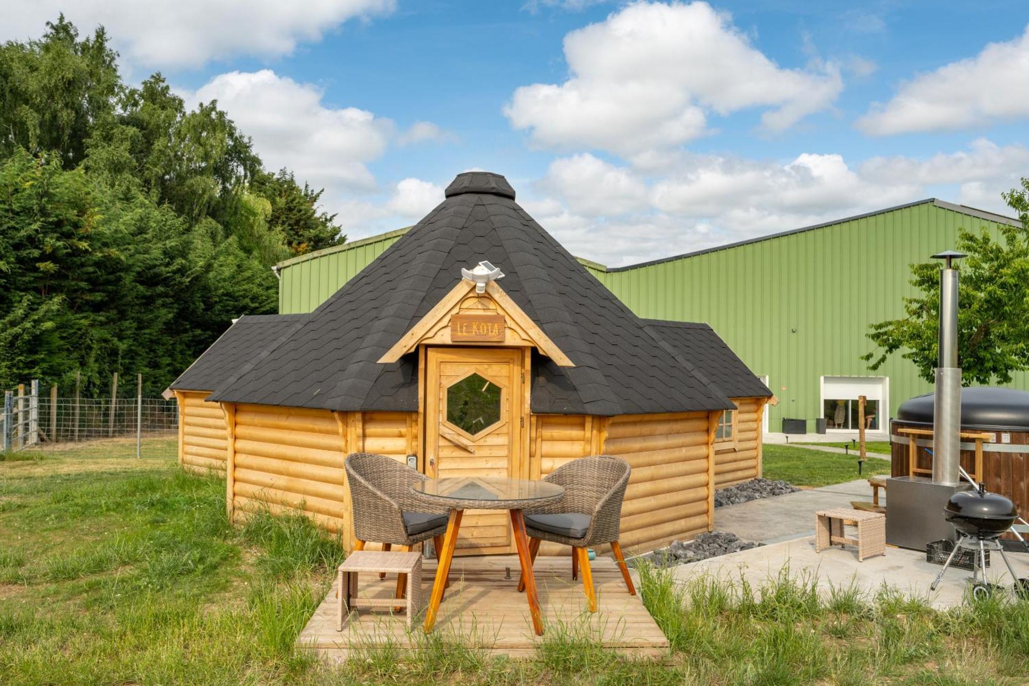 Logements Insolites A La Ferme - Yourte, Kota Ou Pod Farbus Номер фото