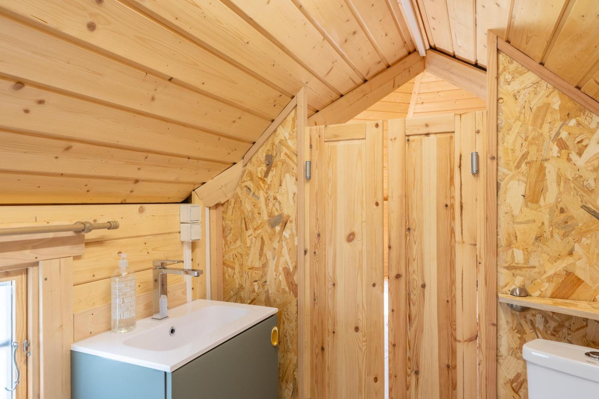 Logements Insolites A La Ferme - Yourte, Kota Ou Pod Farbus Номер фото